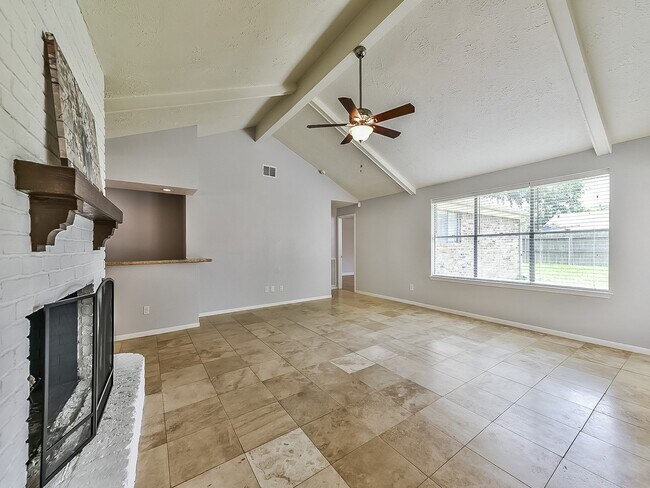 Building Photo - 21335 Park Mt Dr