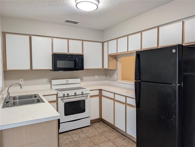 Building Photo - 414 Kensington Lake Cir