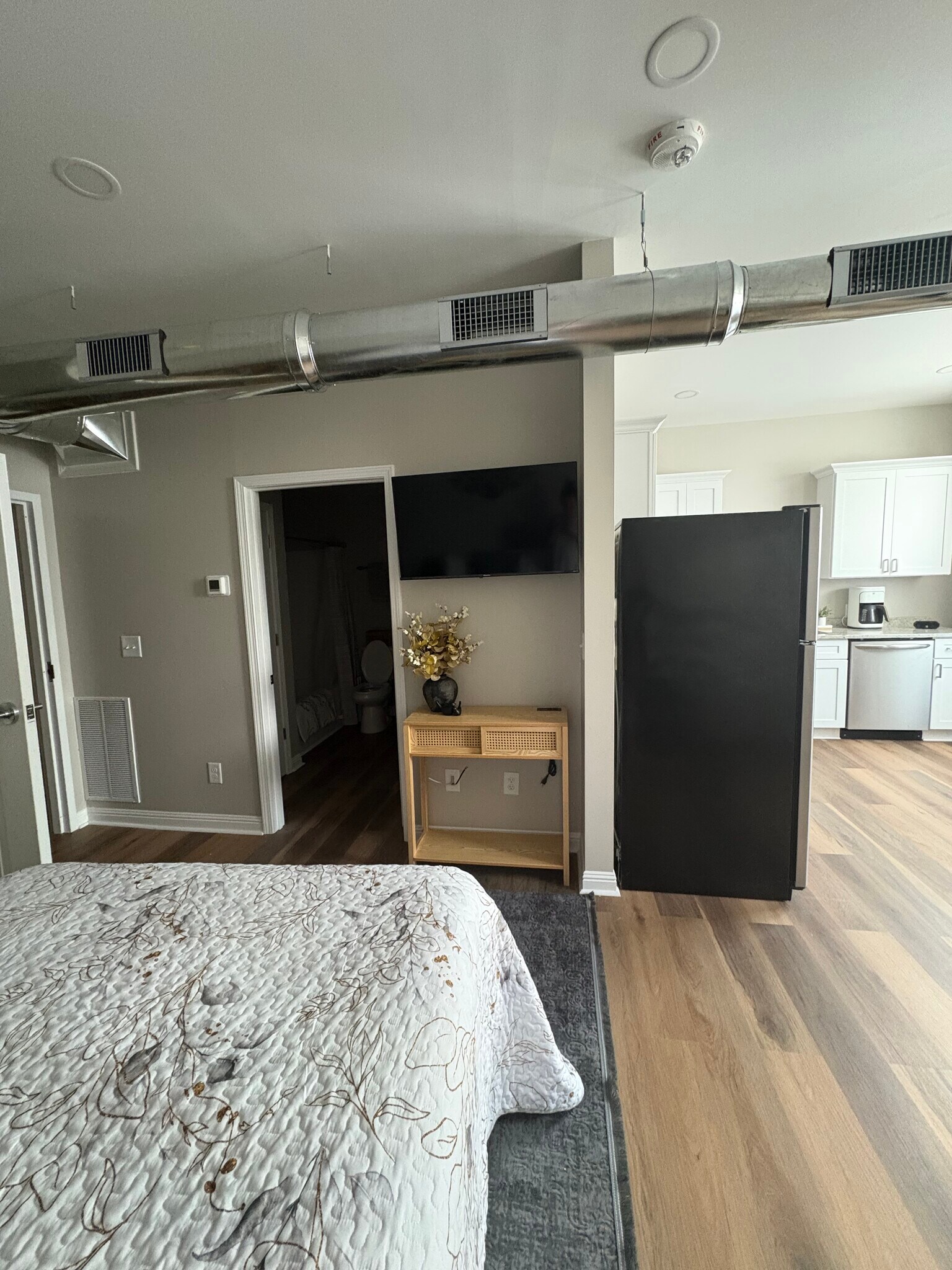 Building Photo - 111 E Main St