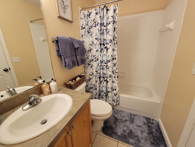 Building Photo - 3223 Whitman Way