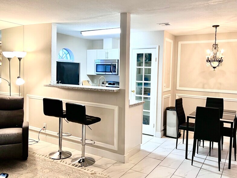 Building Photo - 3602 Gaylord Dr