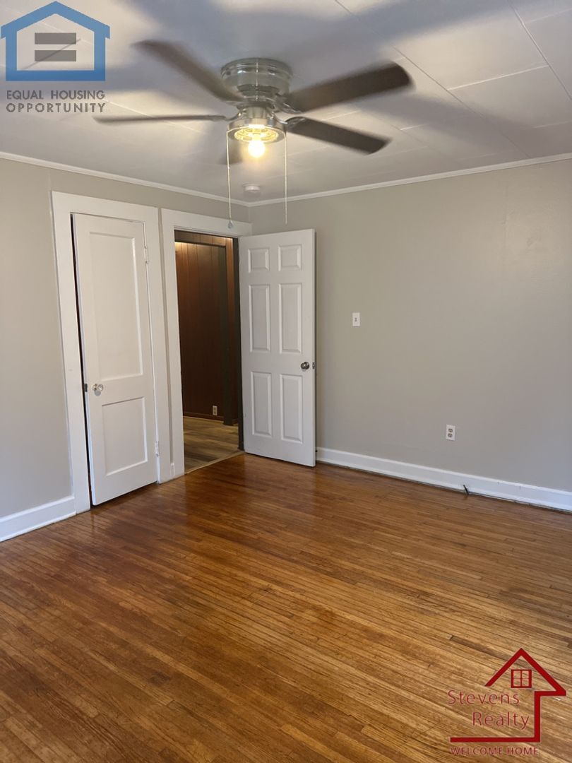 Building Photo - 3201 E 36th St