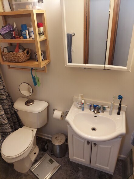 Building Photo - 801 N Randolph St