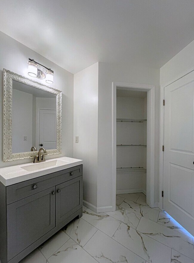 Building Photo - Newer Construction Farmhouse Style Home!