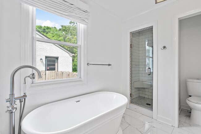 Building Photo - 806 Washington Ave