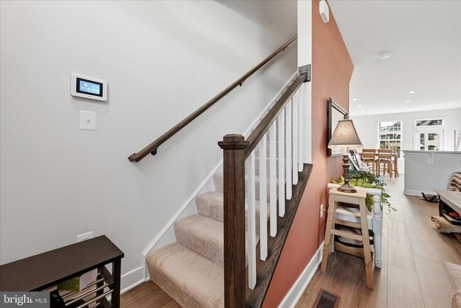 Building Photo - 2027 Track Cir