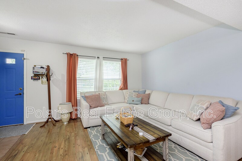 Building Photo - 266 E Pine Ridge Dr
