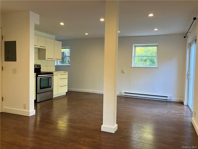 Building Photo - 968 Elting Rd