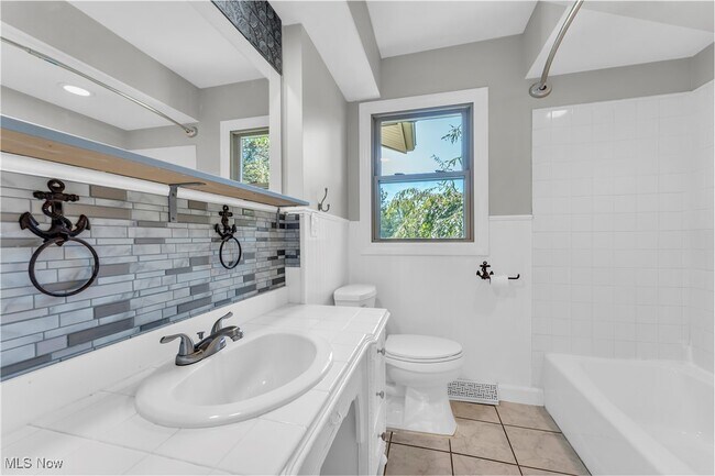 Building Photo - 558 Wring Dr