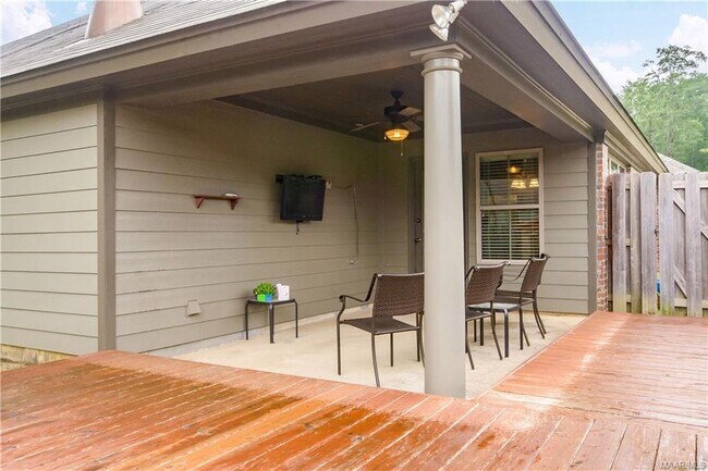 Building Photo - 9625 Gunnison Dr