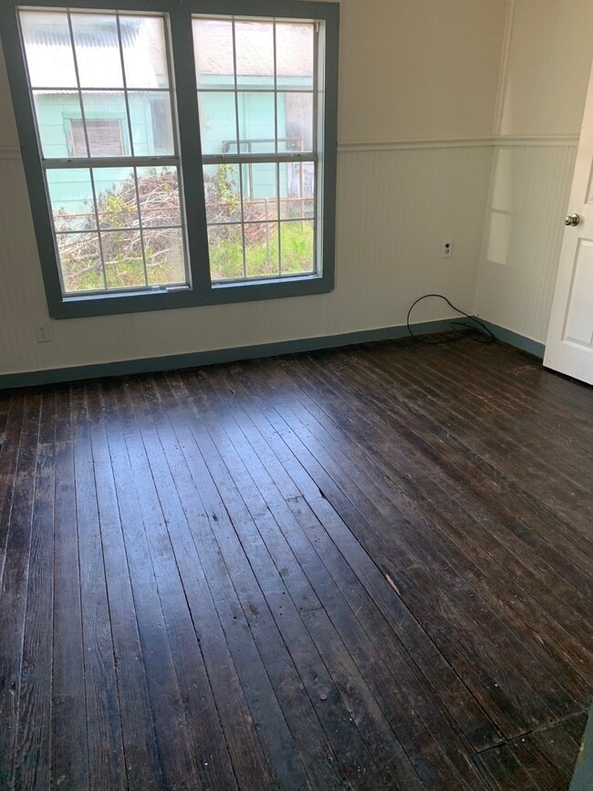 Building Photo - 708 Colorado St