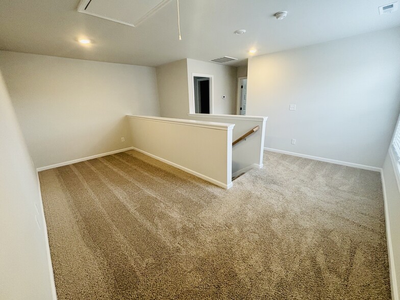 Building Photo - 27935 Chalmers Cir