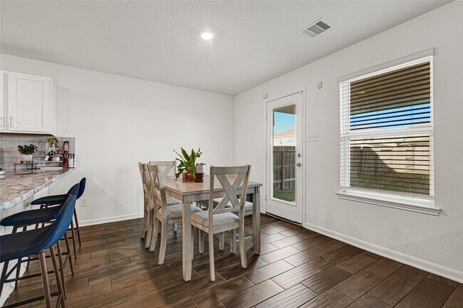 Building Photo - 5238 Tall Tower St