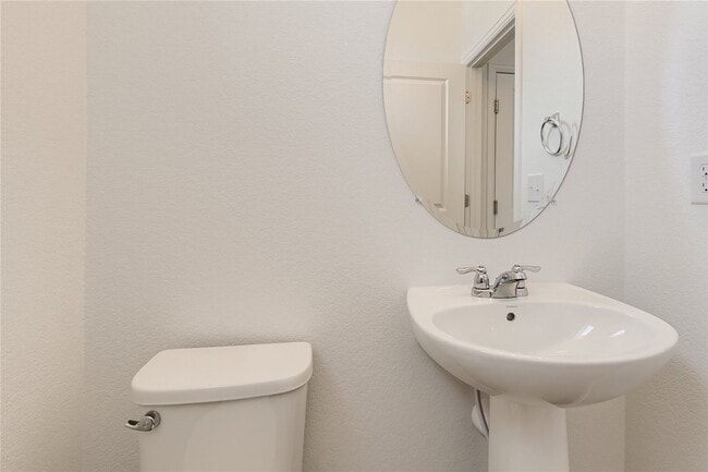 Building Photo - Single Family 3 Bed, 3 Bath Paired-Home in...
