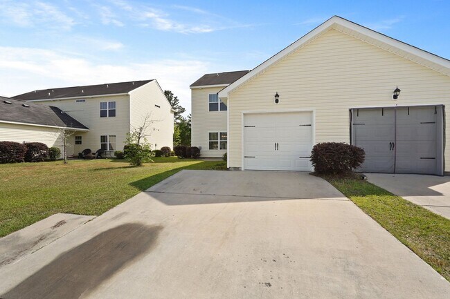 Building Photo - 508 Potter Stone Square