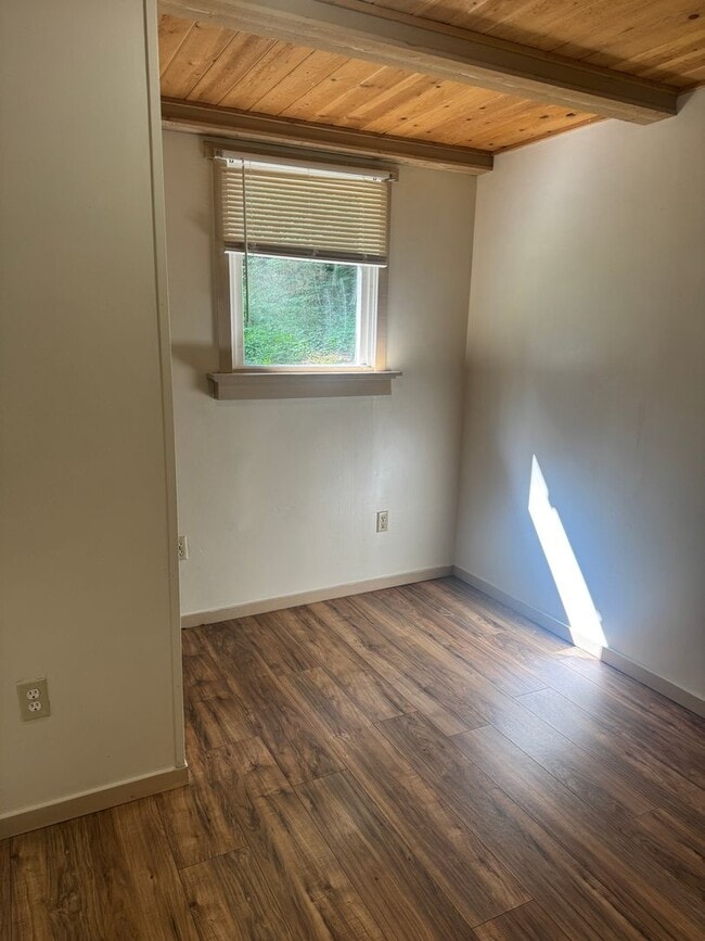 Building Photo - 4248 Dows Prairie Rd