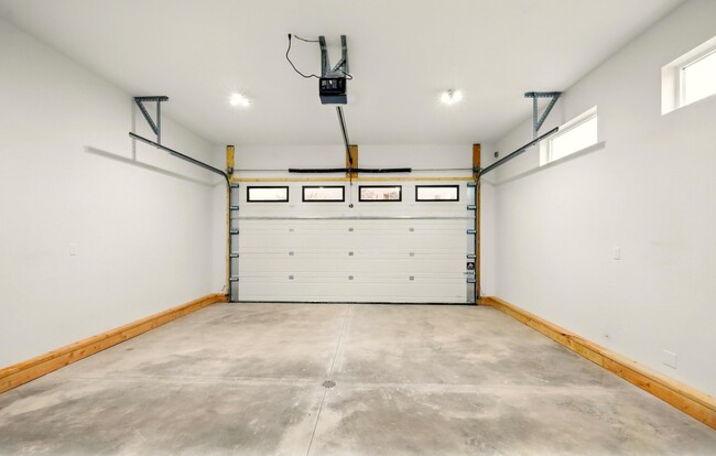 Building Photo - 5273 W Jaxton Cir