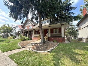 Building Photo - 6 Bedroom on Campus