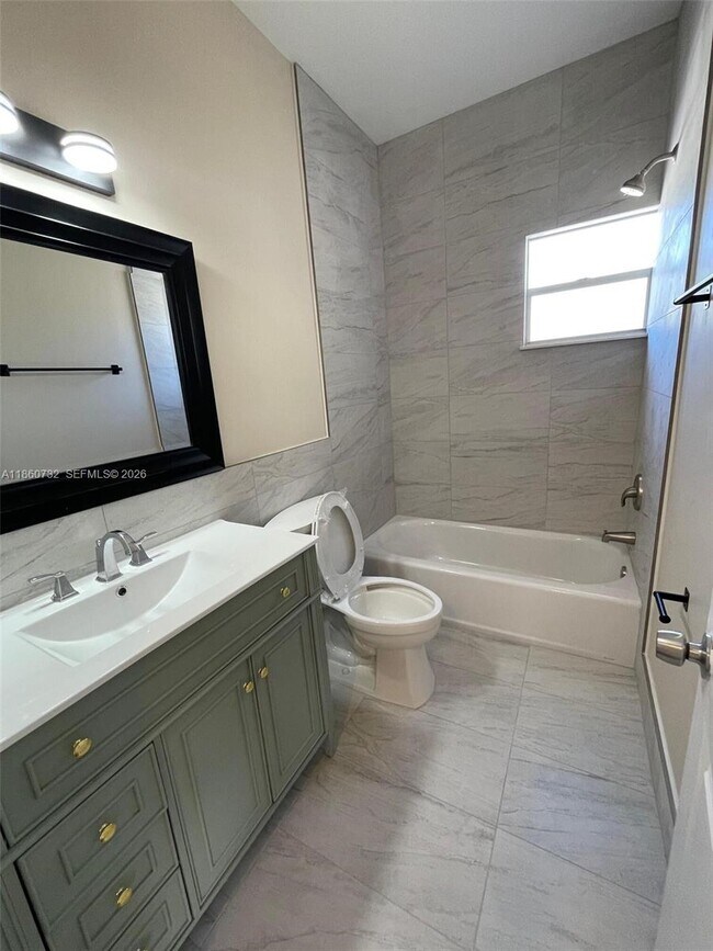 Building Photo - 1309 SE 1st St