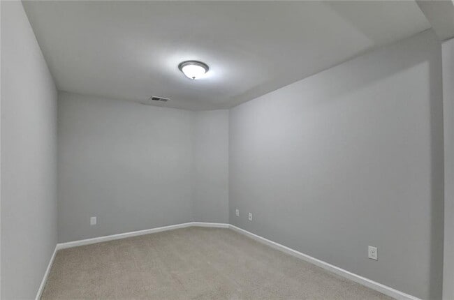 Building Photo - 7325 Heritage Oak Ct