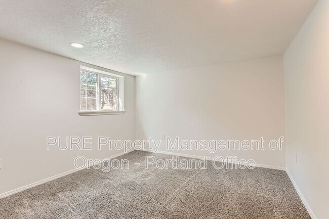 Building Photo - 3740 SE 134th Ave