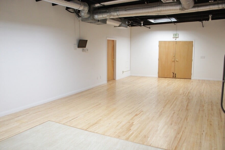 Building Photo - 5401 Alvern Cir