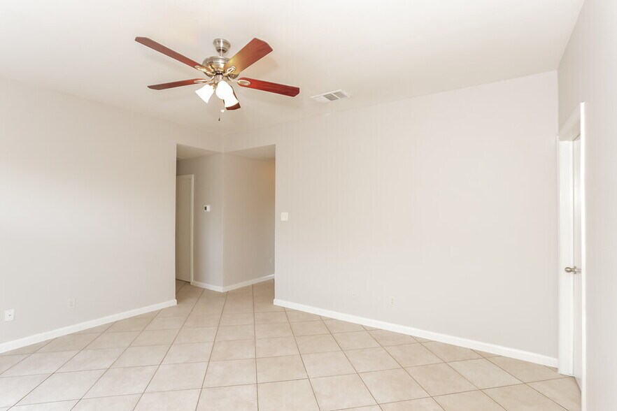 Building Photo - 9000 Christopher Cir