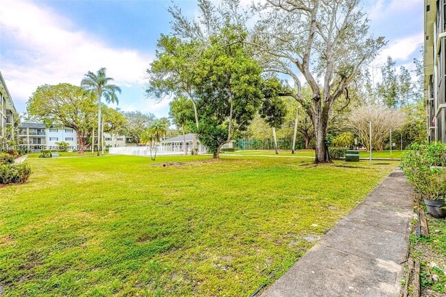 Building Photo - 5100 SW 64th Ave