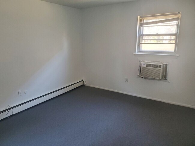 Building Photo - 1143 E Sydney St