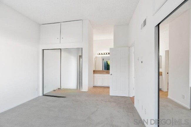 Building Photo - 5170 Clairemont Mesa Blvd