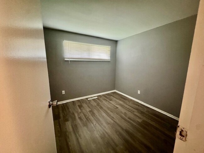 Building Photo - 3 Bedroom, 2 Bath Ranch Home with Garage and Fenced Yard in Huber Heights