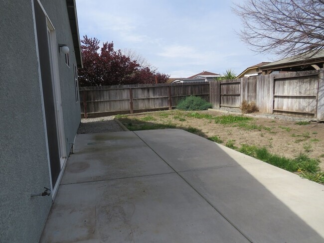 Building Photo - Beautiful 3 bedroom 2 bath coming soon in Orland!