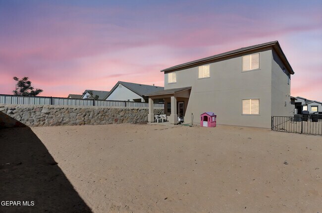 Building Photo - 12622 Zollinger Ave