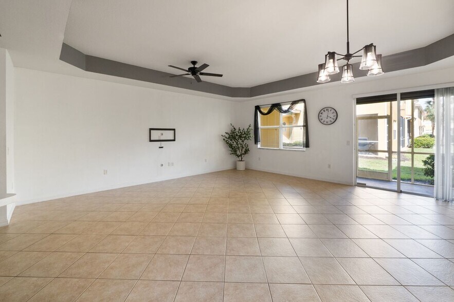 Building Photo - 16073 Via Solera Cir