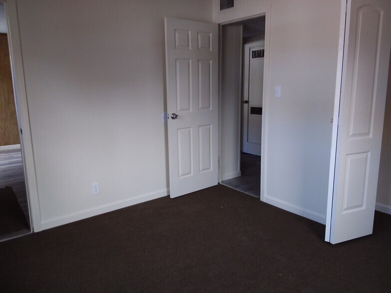 Building Photo - 58 Pennywood Ln