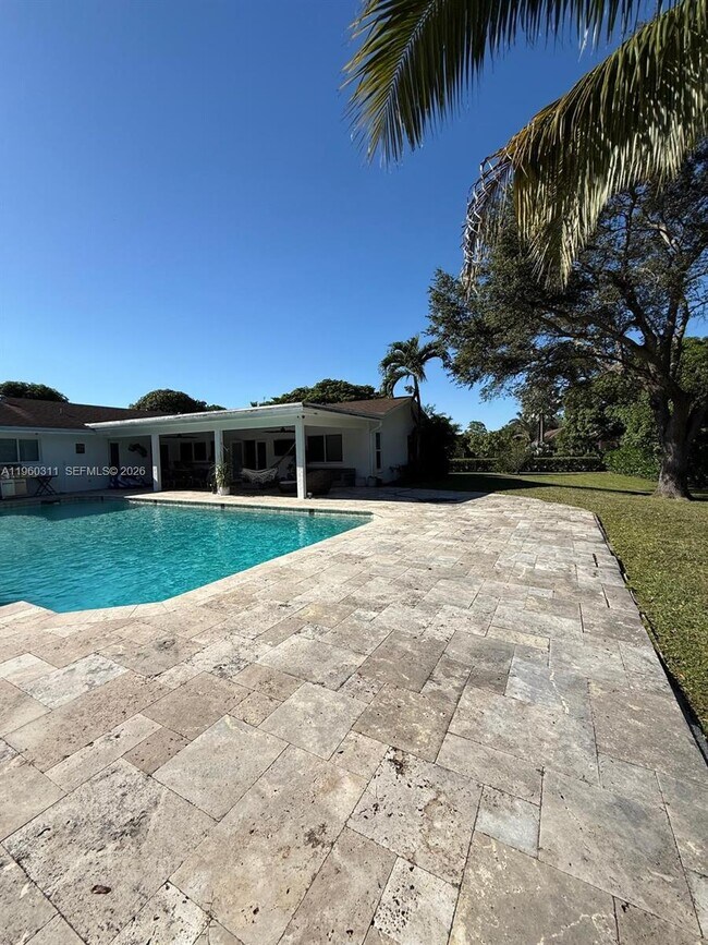 Building Photo - 11030 SW 42nd Ct