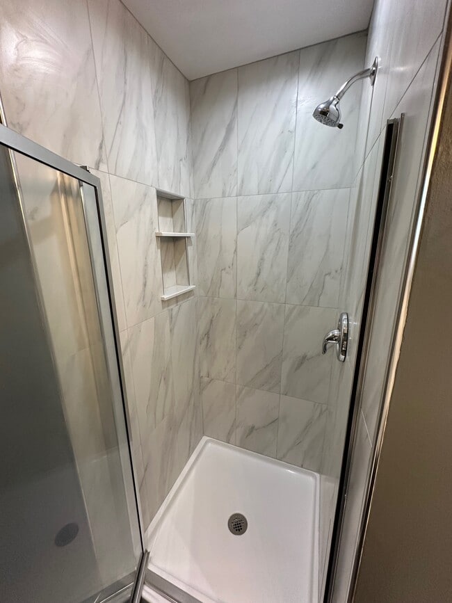 Building Photo - 750 N Willard Ct