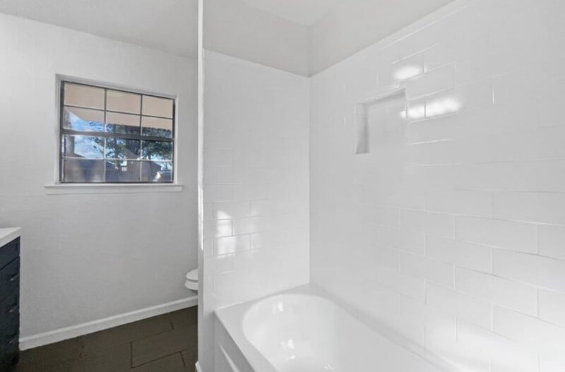 Building Photo - 469 W Fulton St