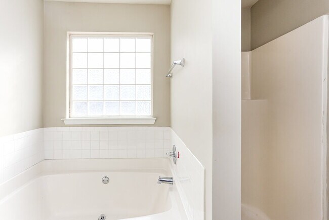 Building Photo - 4202 Cedar Tree Run