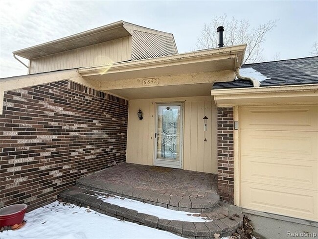 Building Photo - 6842 Indian Creek Dr