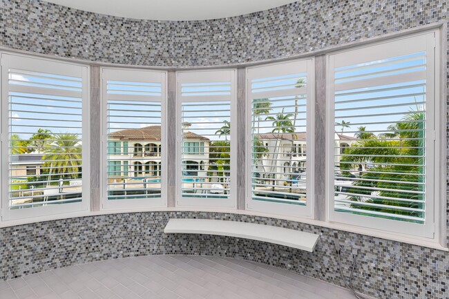 Building Photo - 863 Enfield St