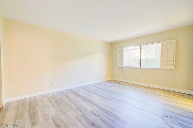 Building Photo - 2574 Pera Cir