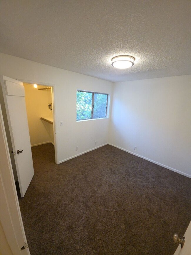 Building Photo - 2-bedroom, 1-bath Coming Soon