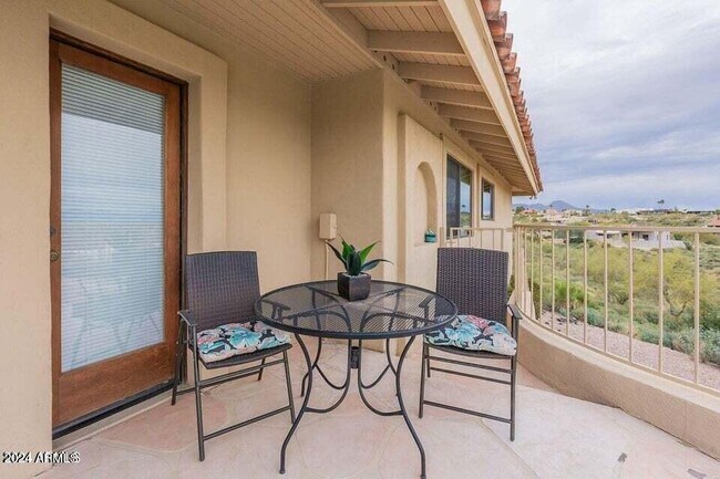 Building Photo - 16120 Cholla Dr