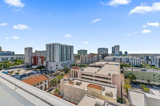 Building Photo - 255 Evernia St