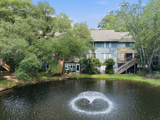 Building Photo - Spacious 2BR Condo in Desirable Snee Farm