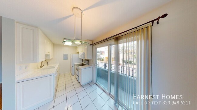 Building Photo - 2308 Schader Dr