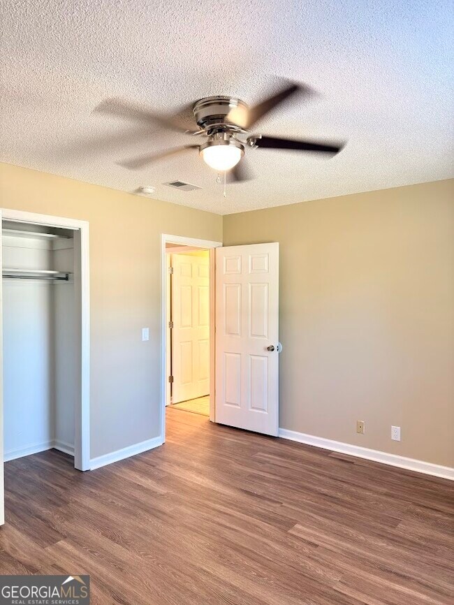 Building Photo - 159 Green Acre Cir N