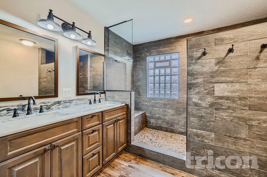 Building Photo - 17475 Glacier Wy