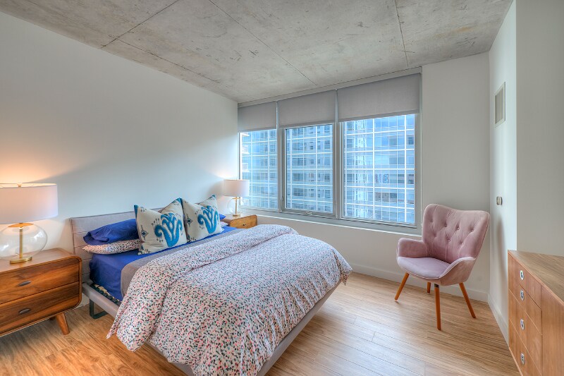 Building Photo - 175 N Desplaines St